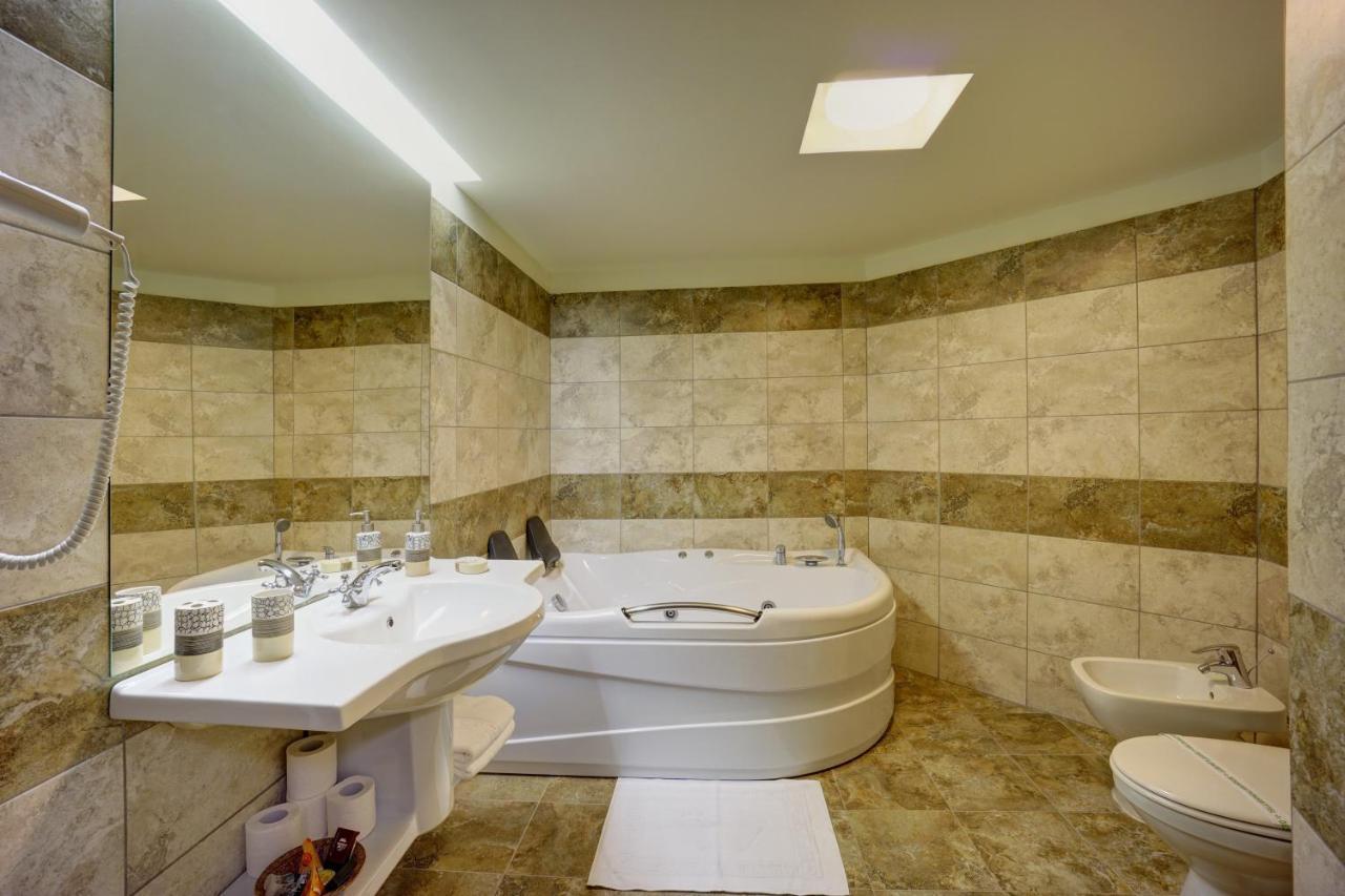 ביילה טושנד Hotel Ciucas מראה חיצוני תמונה