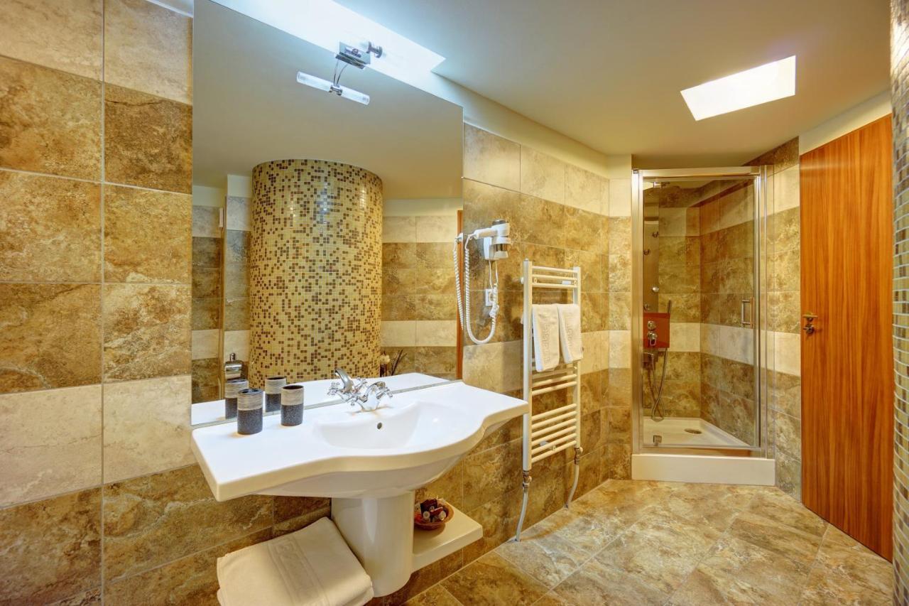 ביילה טושנד Hotel Ciucas מראה חיצוני תמונה