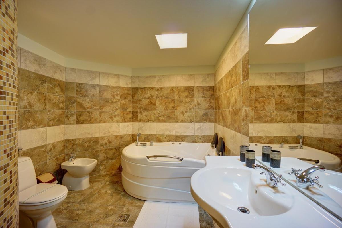 ביילה טושנד Hotel Ciucas מראה חיצוני תמונה